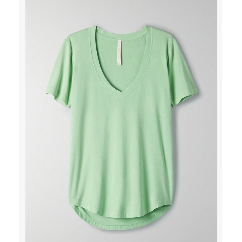 Aritzia - Foundation V-Neck T-Shirt - Bright Mint